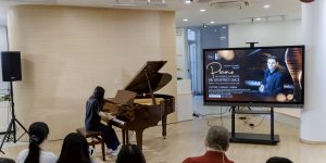 SoulWS 208 25 PIANO MASTERCLASS WITH DR. GEOFFREY DUCE – PROFESSOR OF PIANO, ILLINOIS STATE UNIVERSITY (USA) 25