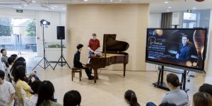 SoulWS 290 40 PIANO MASTERCLASS WITH DR. GEOFFREY DUCE – PROFESSOR OF PIANO, ILLINOIS STATE UNIVERSITY (USA) 40