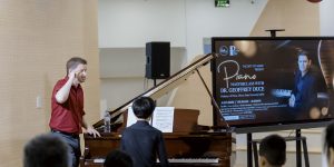 SoulWS 327 45 PIANO MASTERCLASS WITH DR. GEOFFREY DUCE – PROFESSOR OF PIANO, ILLINOIS STATE UNIVERSITY (USA) 45